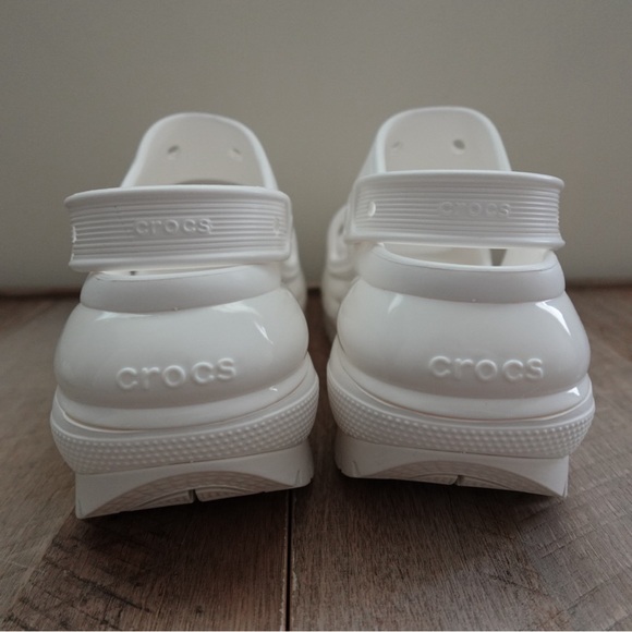 Crocs Mega Crush Sandals White - Picture 4 of 11